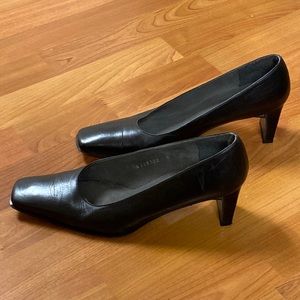 Stuart Weitzman 8 Black Leather Pumps Heels